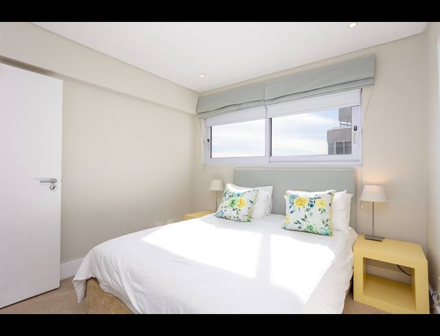 3 BEDROOM APARTMENT TO LET IN SEA POINT